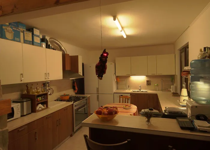 Къща за гости Yan Bibiyan 3*