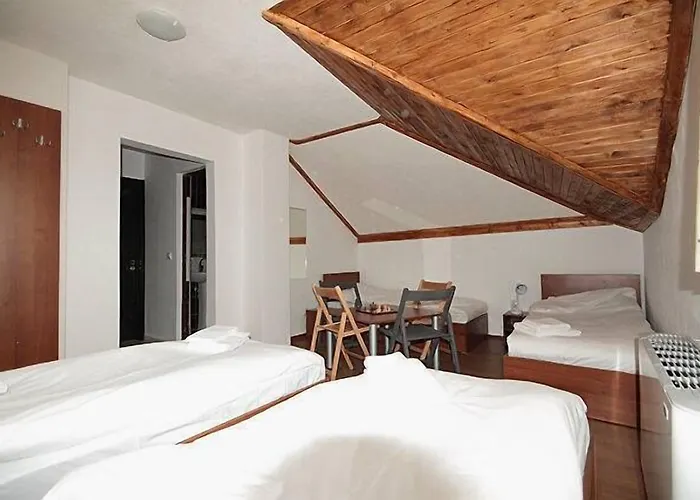 Yan Bibiyan Къща за гости