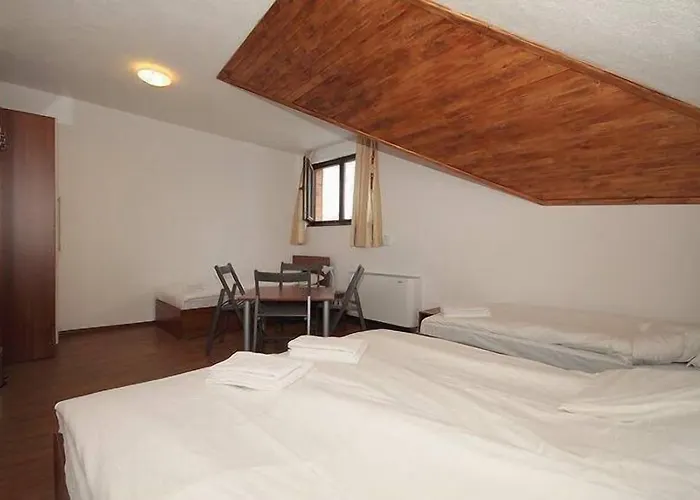 Yan Bibiyan Къща за гости