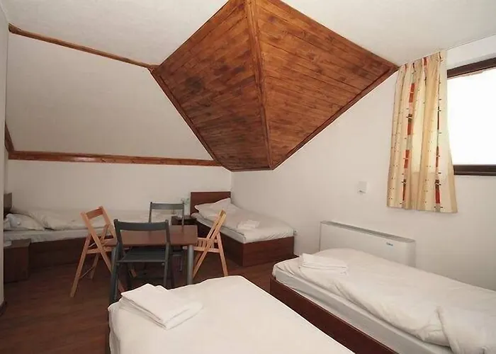 Къща за гости Yan Bibiyan 3*